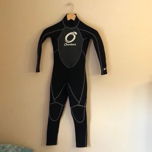 Overtons boys wet suit
